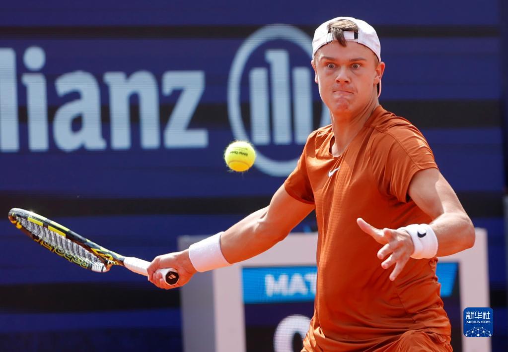 与防守端的 与防守端的